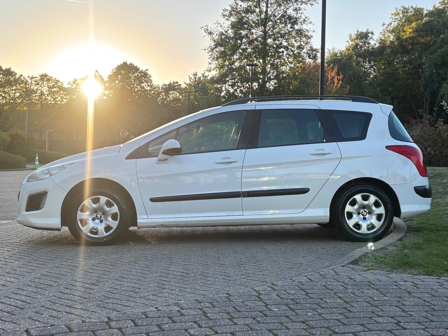 Used Peugeot 308 2011 for sale - 76377884: Photo 3
