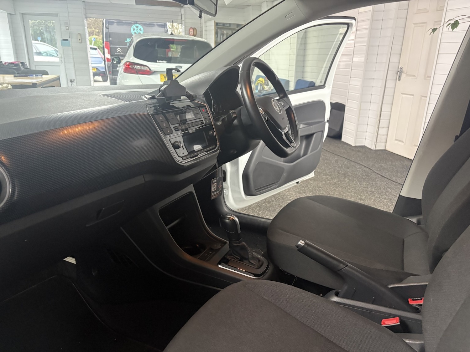 Used Volkswagen up! 2021 for sale - 77240304: Photo 32