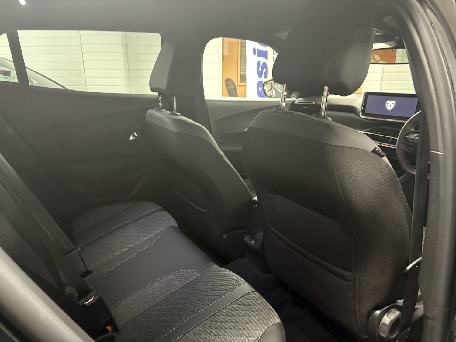 Used Peugeot 2008 2024 for sale - 77101367: Photo 11