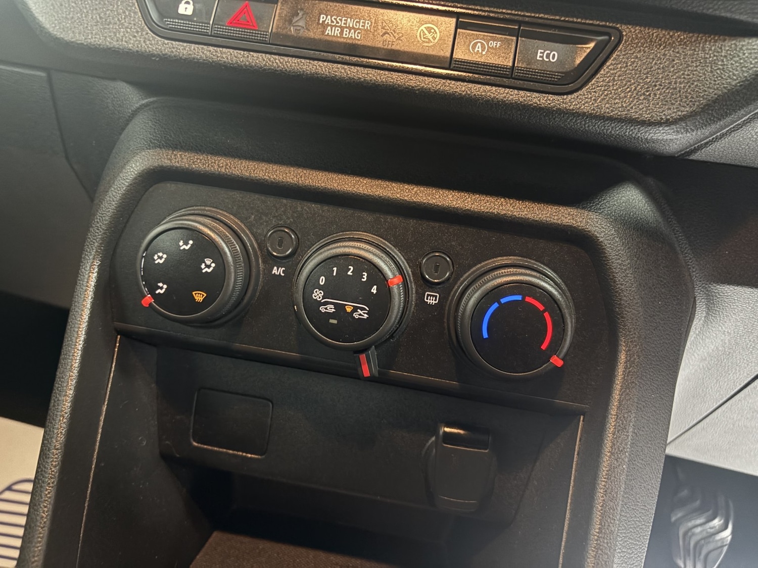 Used Dacia Sandero 2024 for sale - 77687643: Photo 29