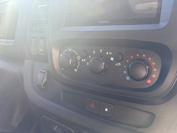 Used Vauxhall Vivaro 2018 for sale - 76186791: Photo 56