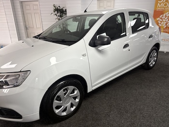 Used Dacia Sandero 2020 for sale - 79115553: Photo