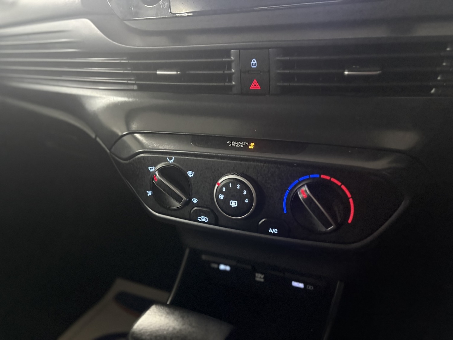 Used Hyundai i20 2023 for sale - 76471136: Photo 35