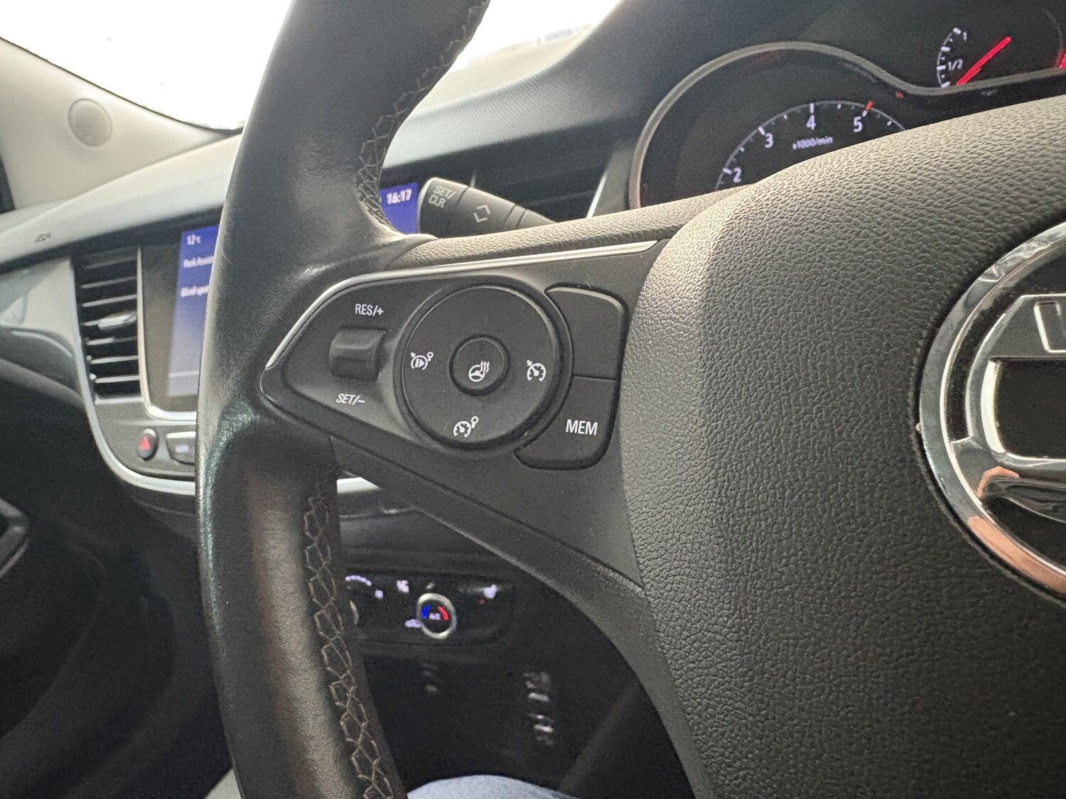 Used Vauxhall Crossland 2024 for sale - 78077855: Photo 33