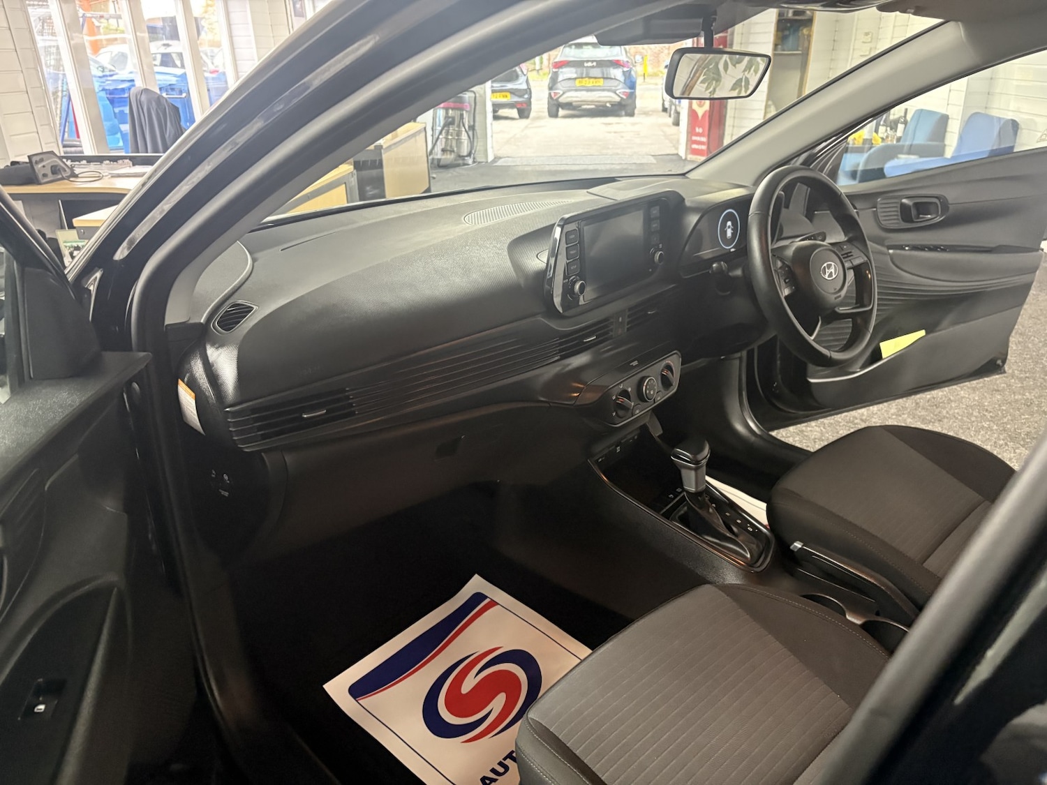 Used Hyundai i20 2023 for sale - 77548359: Photo 31