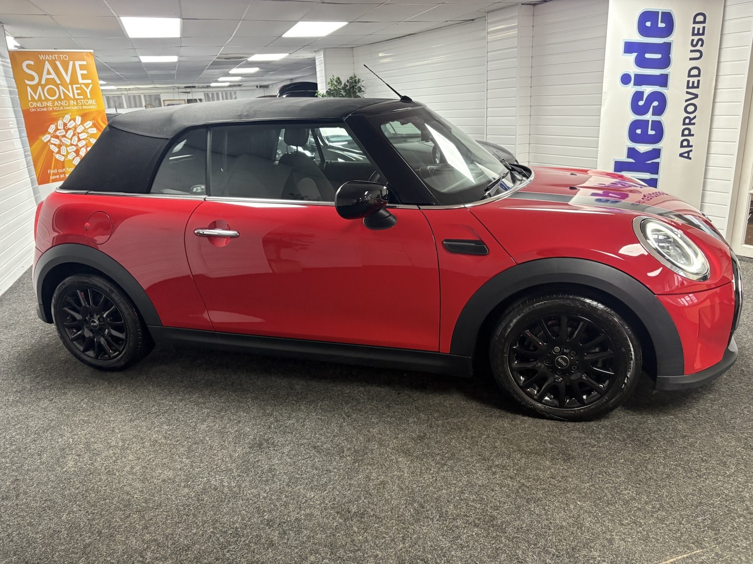 Used MINI Convertible 2023 for sale - 77548211: Photo 9