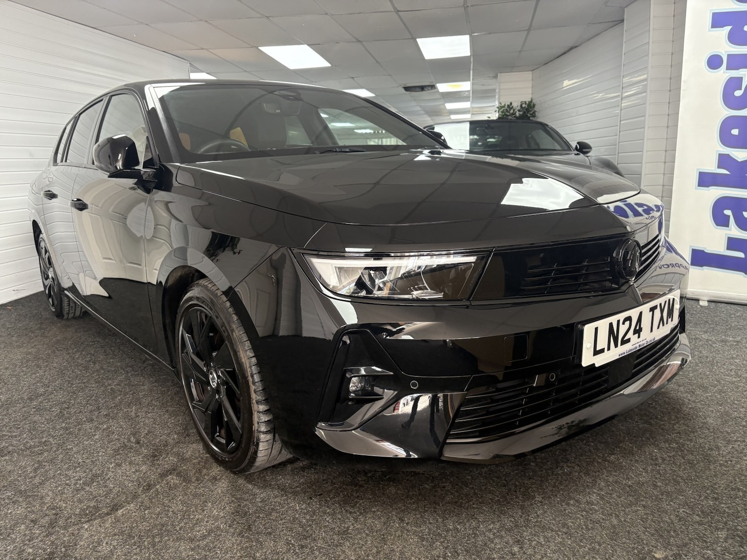 Used Vauxhall Astra 2024 for sale - 77921268: Photo 2