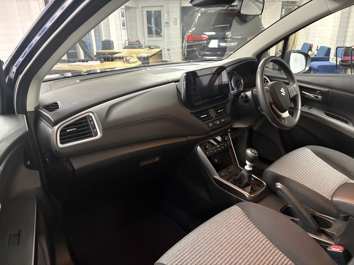 Used Suzuki SX4 S-Cross 2023 for sale - 76712427: Photo 2