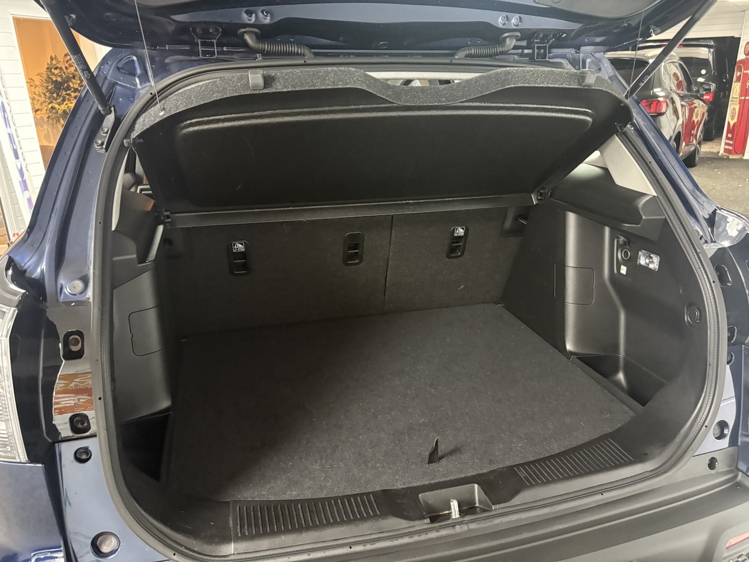 Used Suzuki SX4 S-Cross 2023 for sale - 76712427: Photo 4