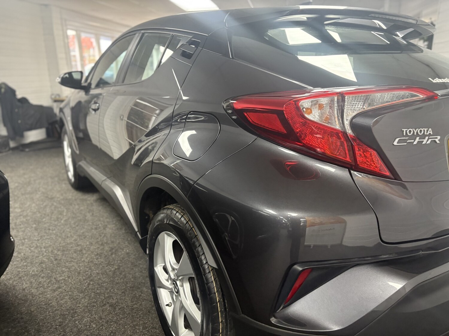 Used Toyota C-HR 2019 for sale - 76853517: Photo 19