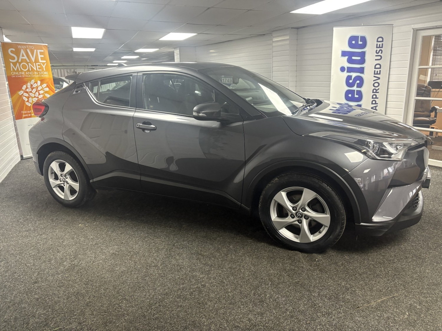 Used Toyota C-HR 2019 for sale - 76853517: Photo 8