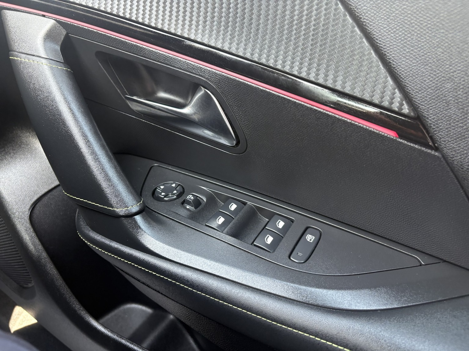 Used Peugeot 2008 2024 for sale - 78168946: Photo 31