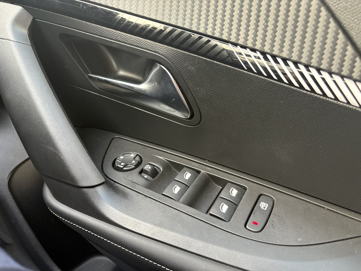 Used Peugeot 2008 2024 for sale - 77240314: Photo 30