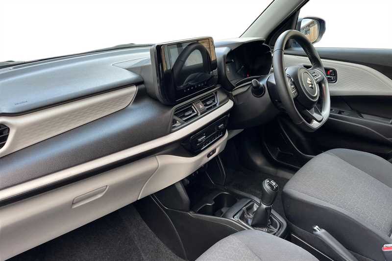 Used Suzuki Swift 2024 for sale - 77499839: Photo 2