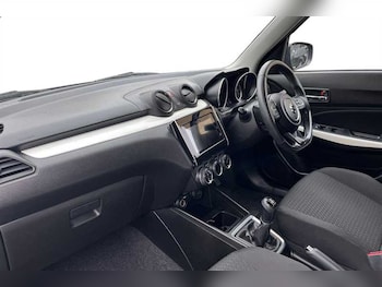 Used Suzuki Swift 2017 for sale - 77841844: Photo