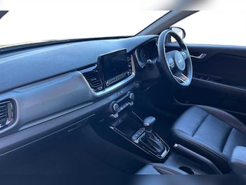 Used Kia Stonic 2023 for sale - 77927556: Photo