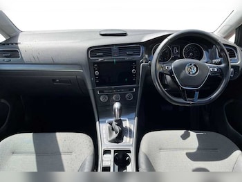 Used Volkswagen Golf 2018 for sale - 78978007: Photo