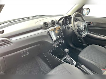 Used Suzuki Swift 2022 for sale - 76410722: Photo