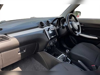 Used Suzuki Swift 2021 for sale - 75534668: Photo