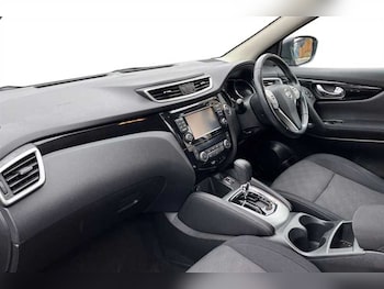 Used Nissan Qashqai 2017 for sale - 77018482: Photo