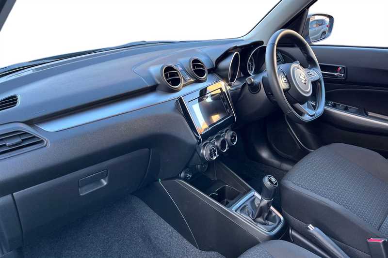 Used Suzuki Swift 2022 for sale - 77178352: Photo 2