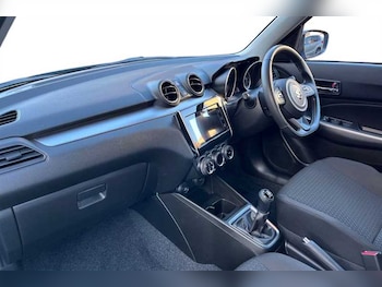 Used Suzuki Swift 2022 for sale - 77178352: Photo