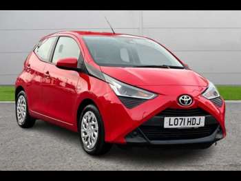 2022 - 1.0 VVT-i X-Play TSS 5dr x-shift