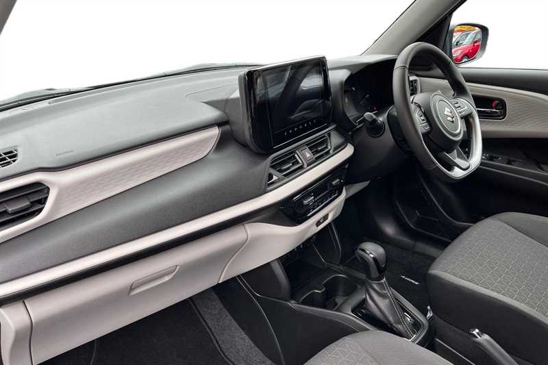 Used Suzuki Swift 2025 for sale - 77614856: Photo 2