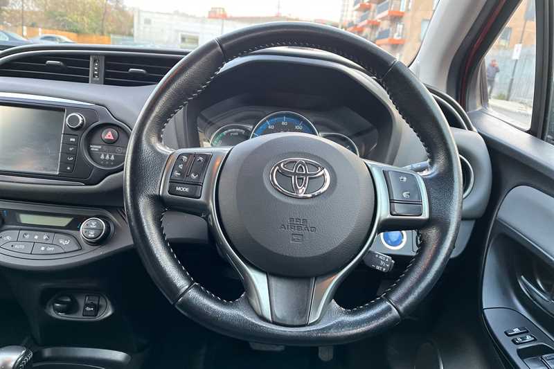 Used Toyota Yaris 2016 for sale - 77552578: Photo 11