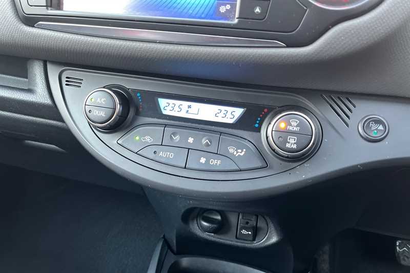 Used Toyota Yaris 2016 for sale - 77552578: Photo 15