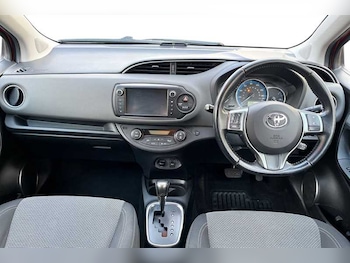 Used Toyota Yaris 2016 for sale - 77552578: Photo