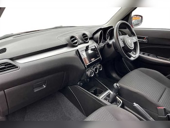 Used Suzuki Swift 2022 for sale - 77043191: Photo