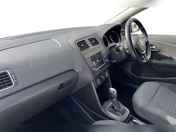 Used Volkswagen Polo 2017 for sale - 77726370: Photo