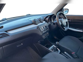 Used Suzuki Swift 2021 for sale - 76967037: Photo