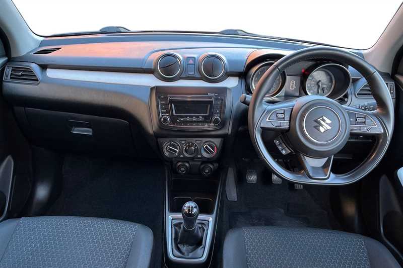 Used Suzuki Swift 2021 for sale - 76967037: Photo 4