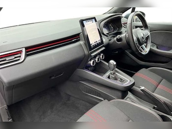 Used Renault Clio 2020 for sale - 76745587: Photo