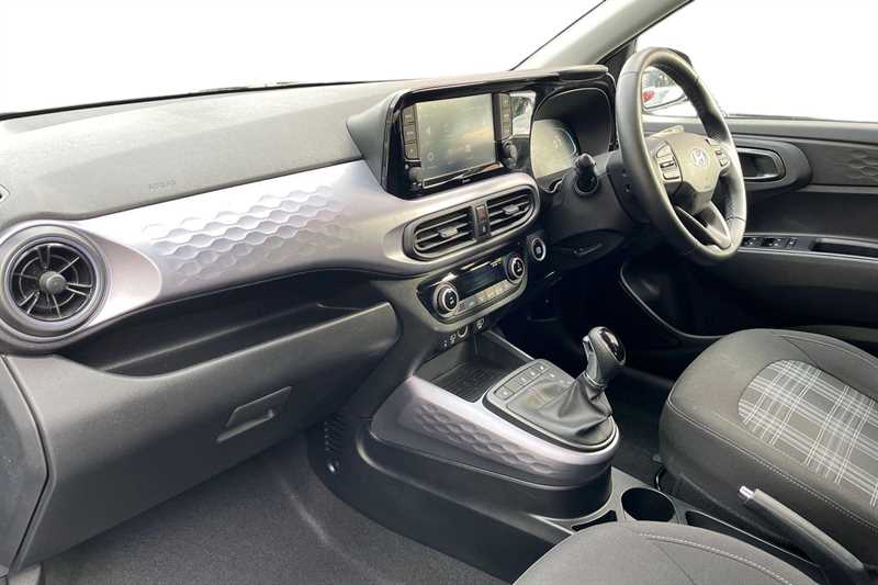 Used Hyundai i10 2024 for sale - 76705945: Photo 2