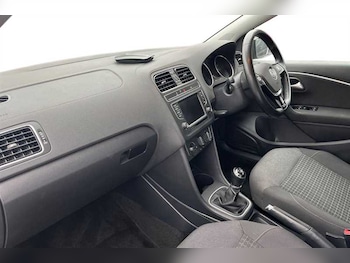 Used Volkswagen Polo 2016 for sale - 77771363: Photo