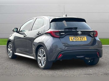 Used Toyota Yaris 2023 for sale - 77942213: Photo