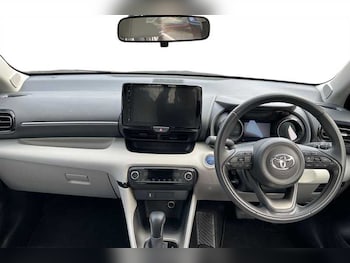Used Toyota Yaris 2023 for sale - 77942213: Photo