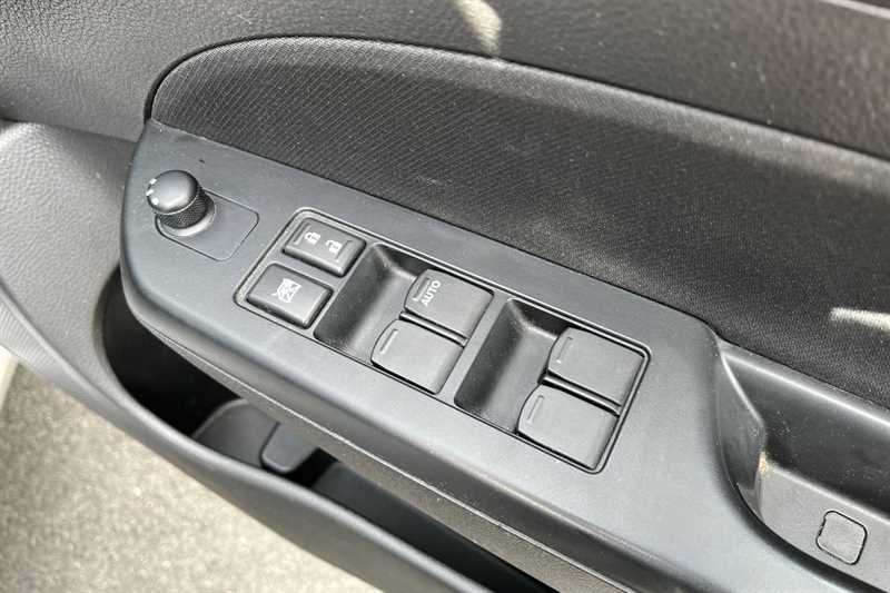 Used Suzuki Swift 2015 for sale - 76328474: Photo 18
