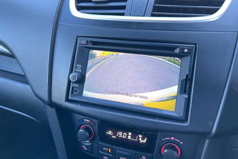 Used Suzuki Swift 2015 for sale - 76168933: Photo 15