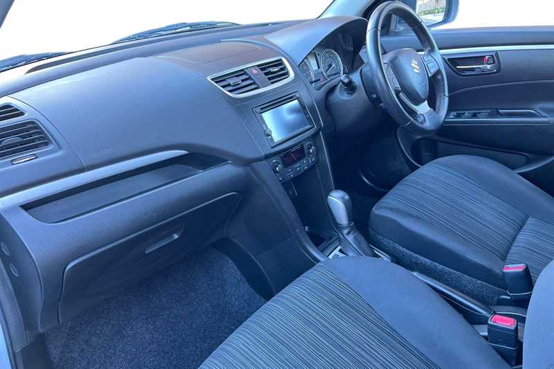 Used Suzuki Swift 2015 for sale - 76168933: Photo 2