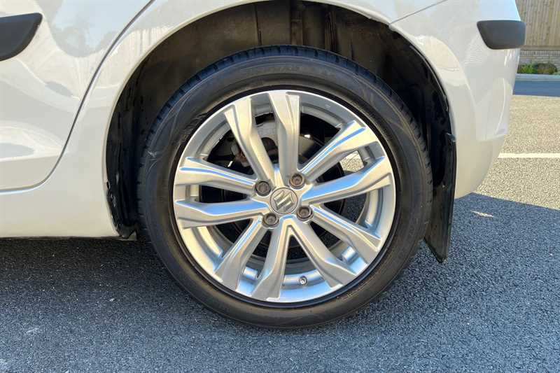 Used Suzuki Swift 2015 for sale - 76168933: Photo 9