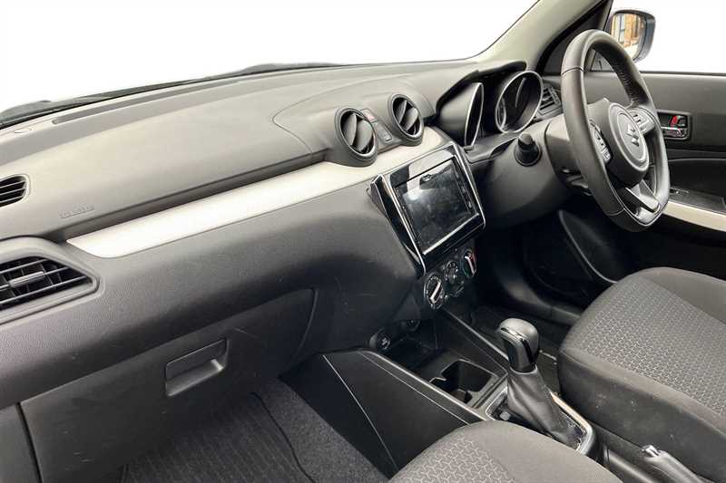 Used Suzuki Swift 2022 for sale - 76842336: Photo 2