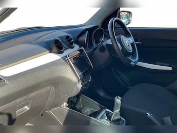 Used Suzuki Swift 2023 for sale - 78831500: Photo