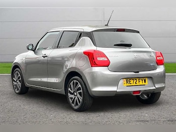 Used Suzuki Swift 2023 for sale - 76967046: Photo