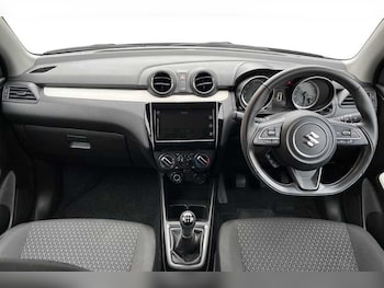 Used Suzuki Swift 2023 for sale - 76967046: Photo