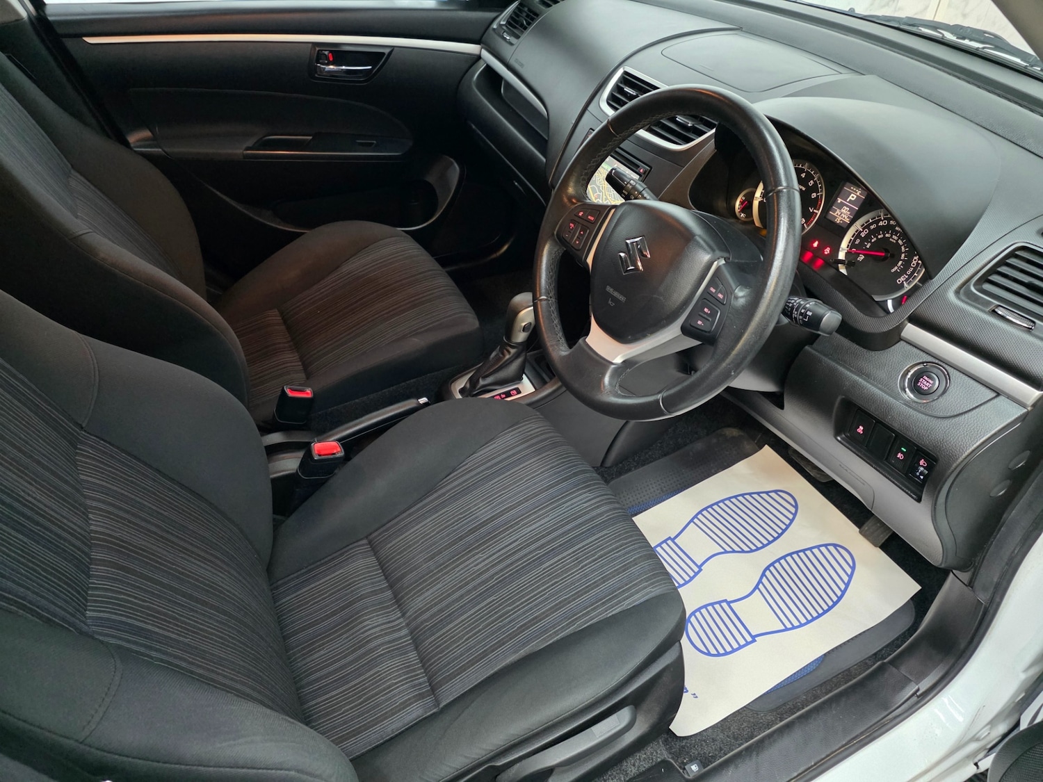 Used Suzuki Swift 2015 for sale - 76596086: Photo 15