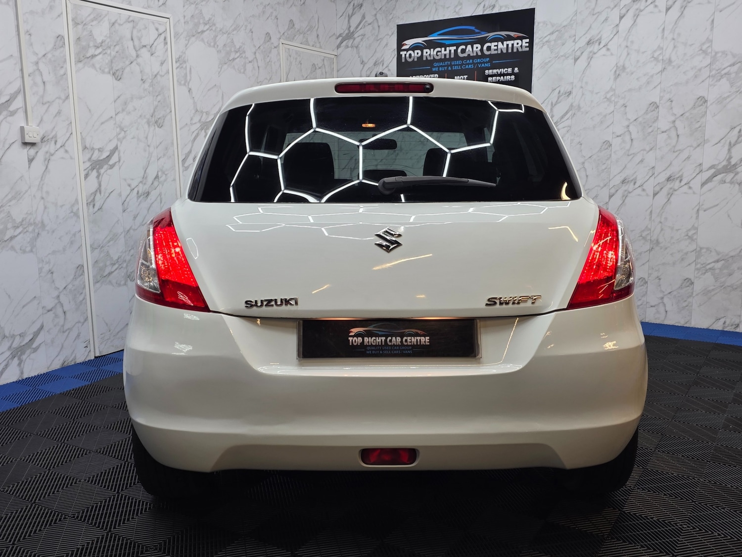 Used Suzuki Swift 2015 for sale - 76596086: Photo 7